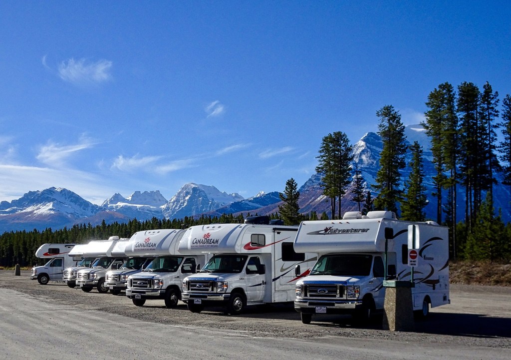 Effortless RV Adventures: Essential Tips for Safely Towing Flat Tow&nbsp;Vehicles